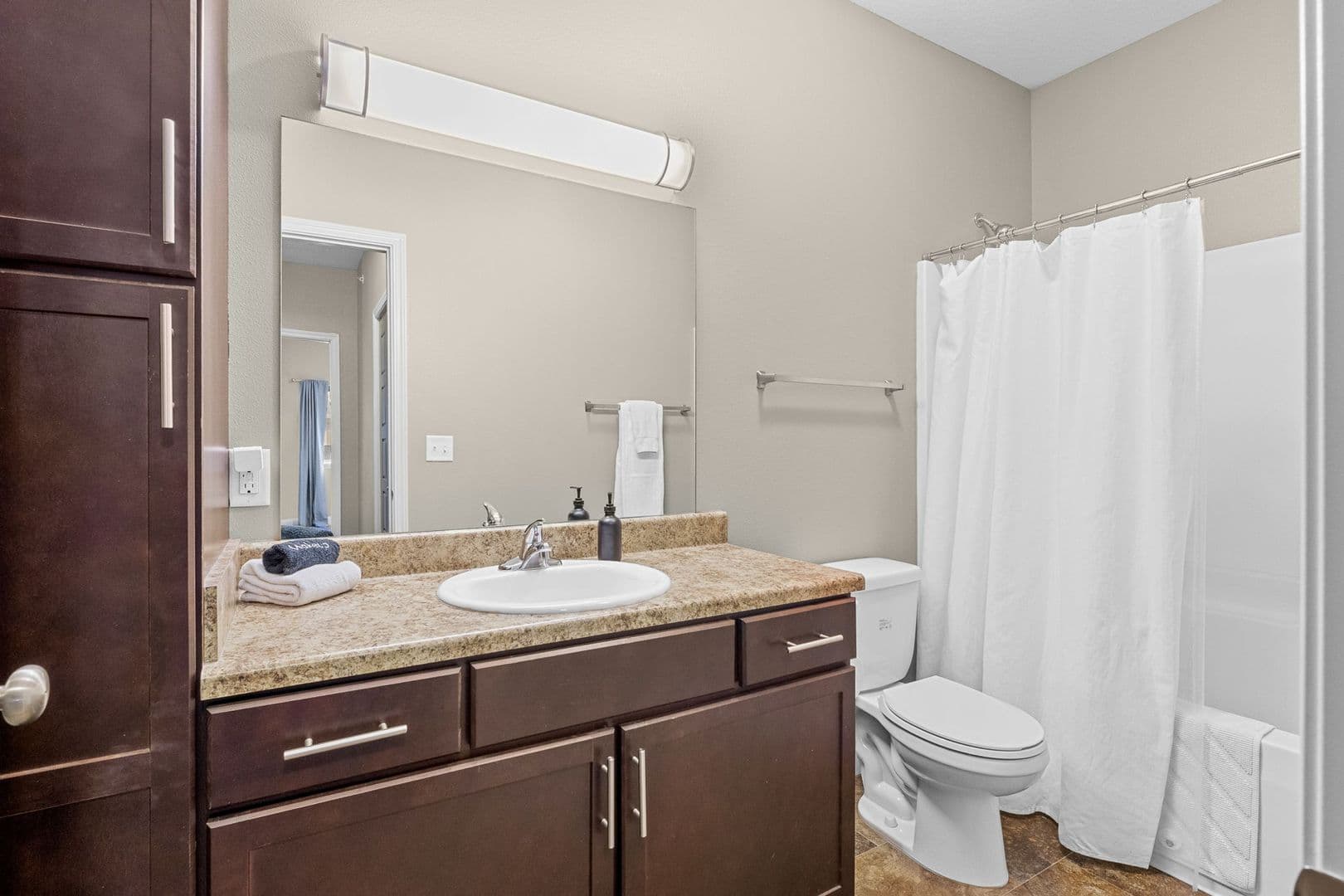 West Des Moines Apartment: 8350 Cascade Avenue