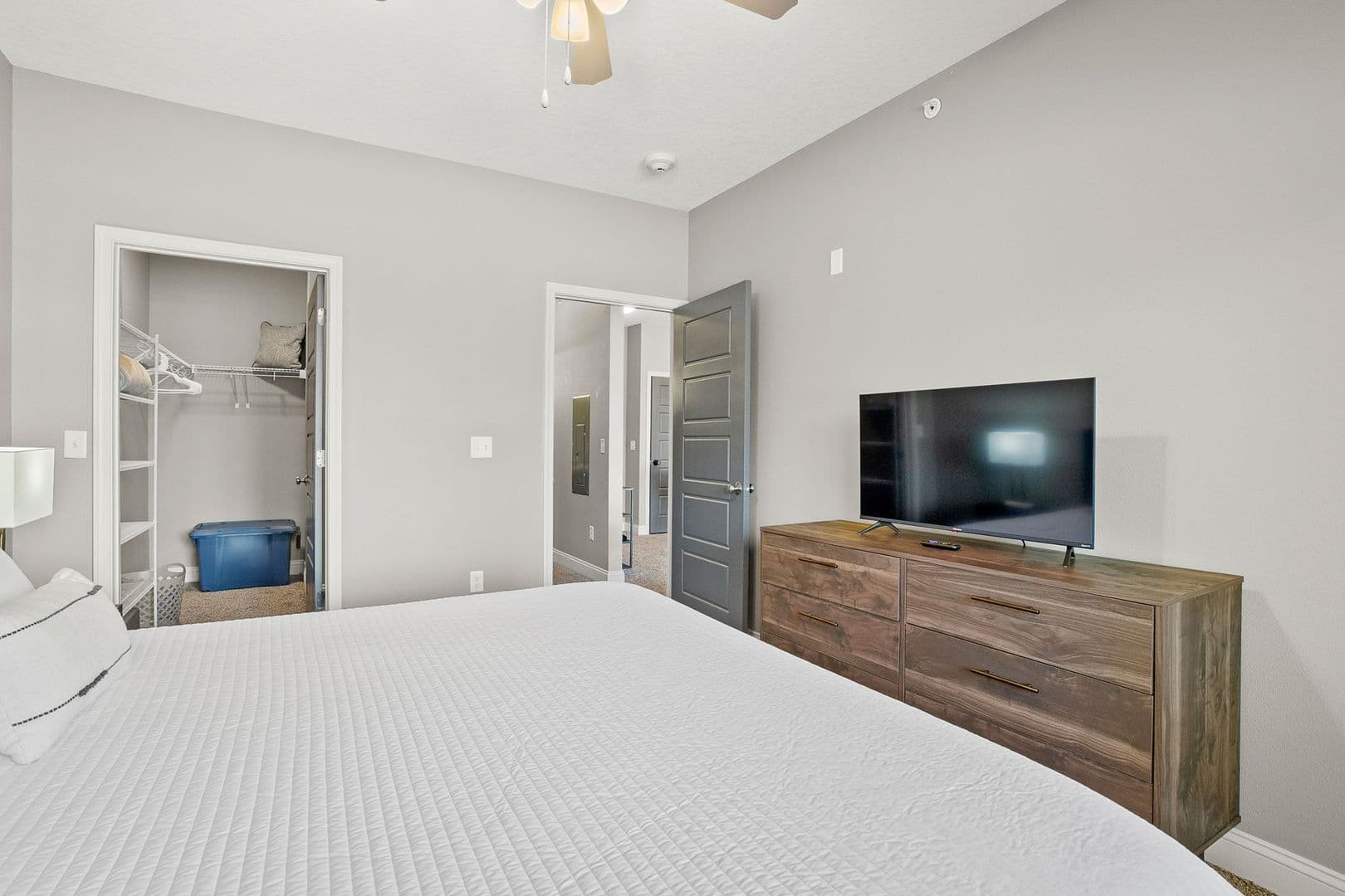 West Des Moines Apartment: 8350 Cascade Avenue