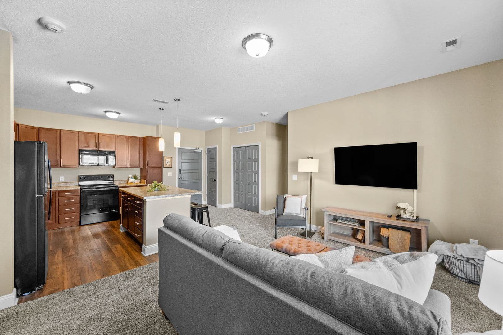 West Des Moines Apartment: 8350 Cascade Avenue