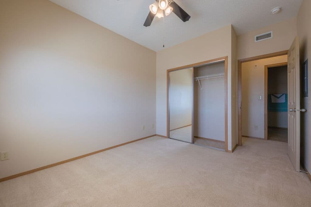 West Des Moines Apartment: 1813 Bennett Drive