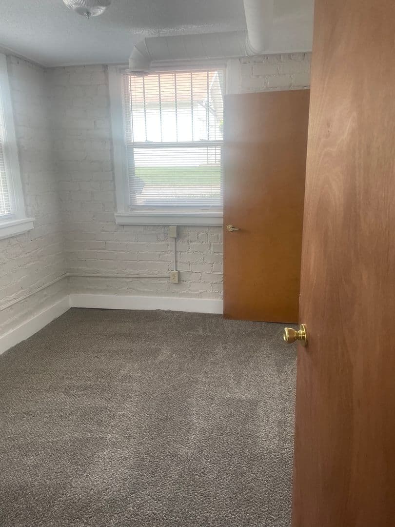 Des Moines Apartment: 3519/3517 University Ave