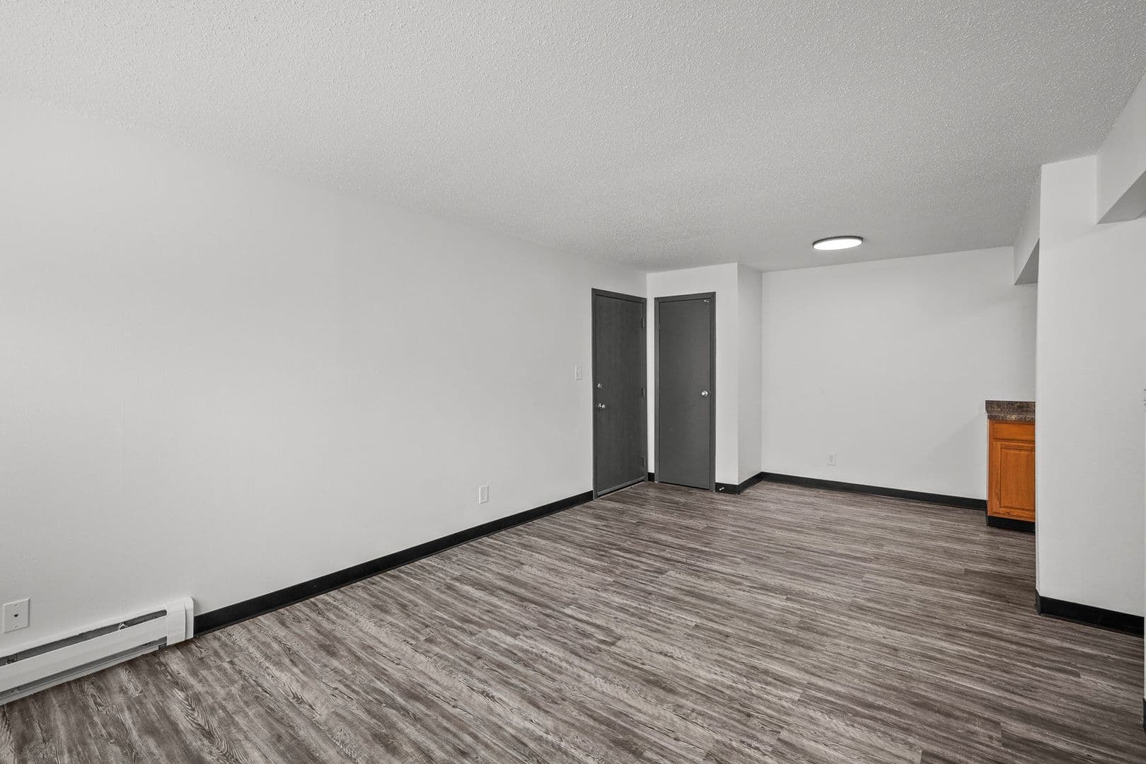Des Moines Apartment: 2400 Hickman Rd