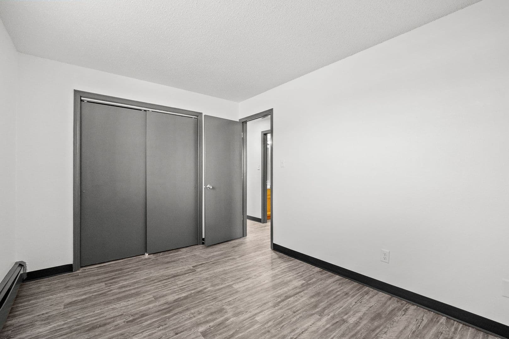 Des Moines Apartment: 2400 Hickman Rd
