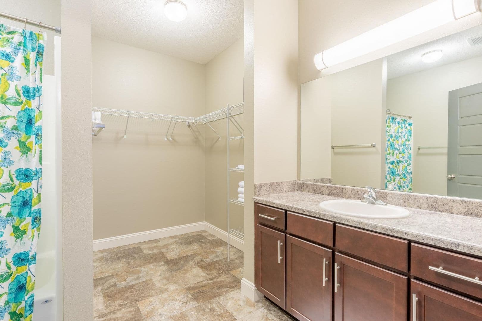 West Des Moines Apartment: 8350 Cascade Avenue