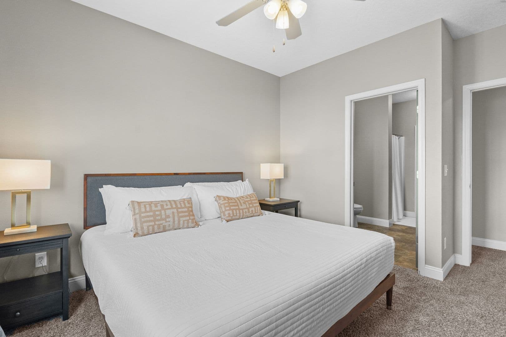 West Des Moines Apartment: 8350 Cascade Avenue