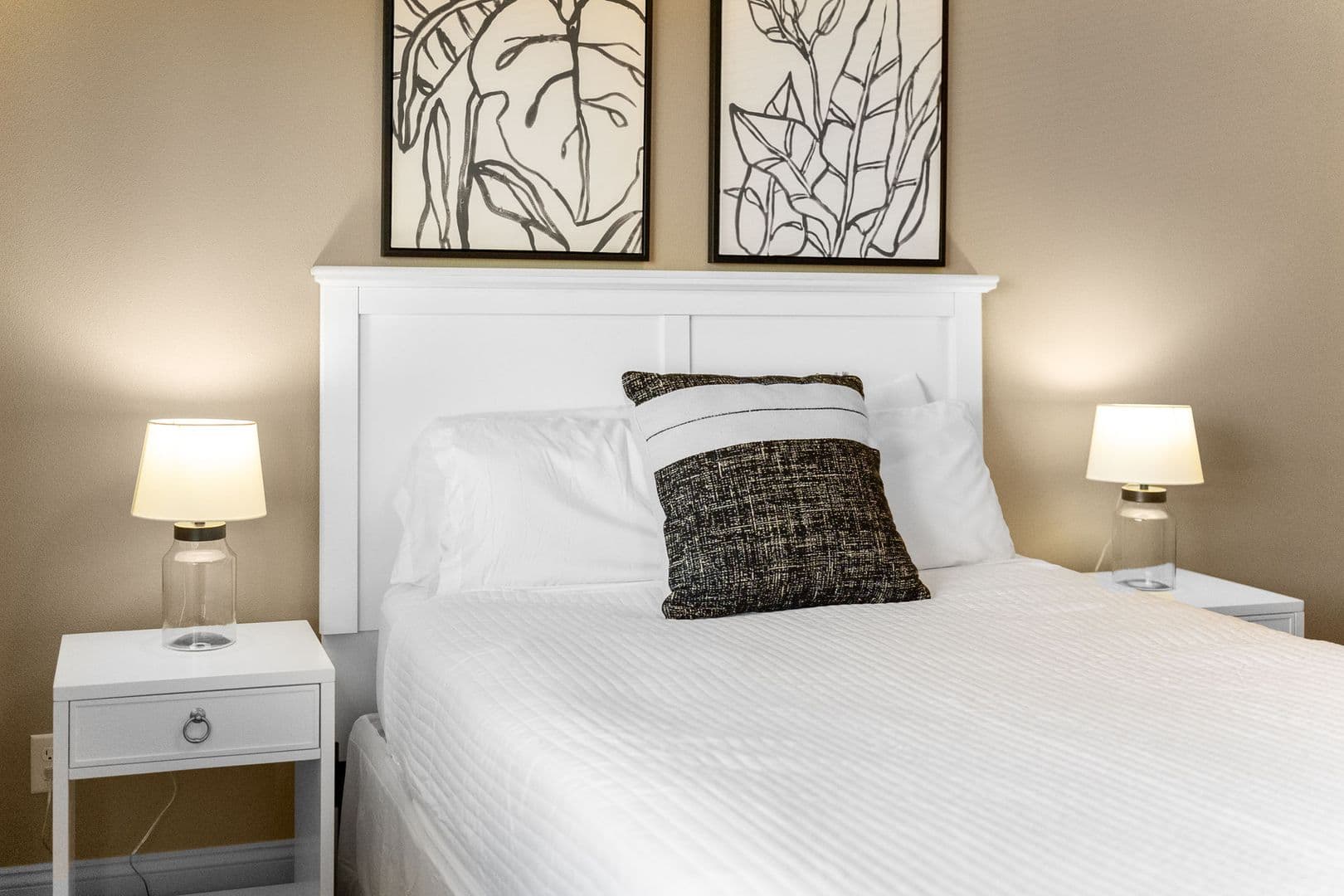 West Des Moines Apartment: 8350 Cascade Avenue