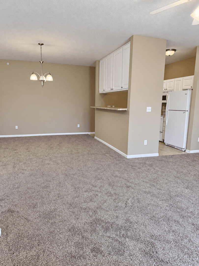 West Des Moines Apartment: 6350 Coachlight Drive