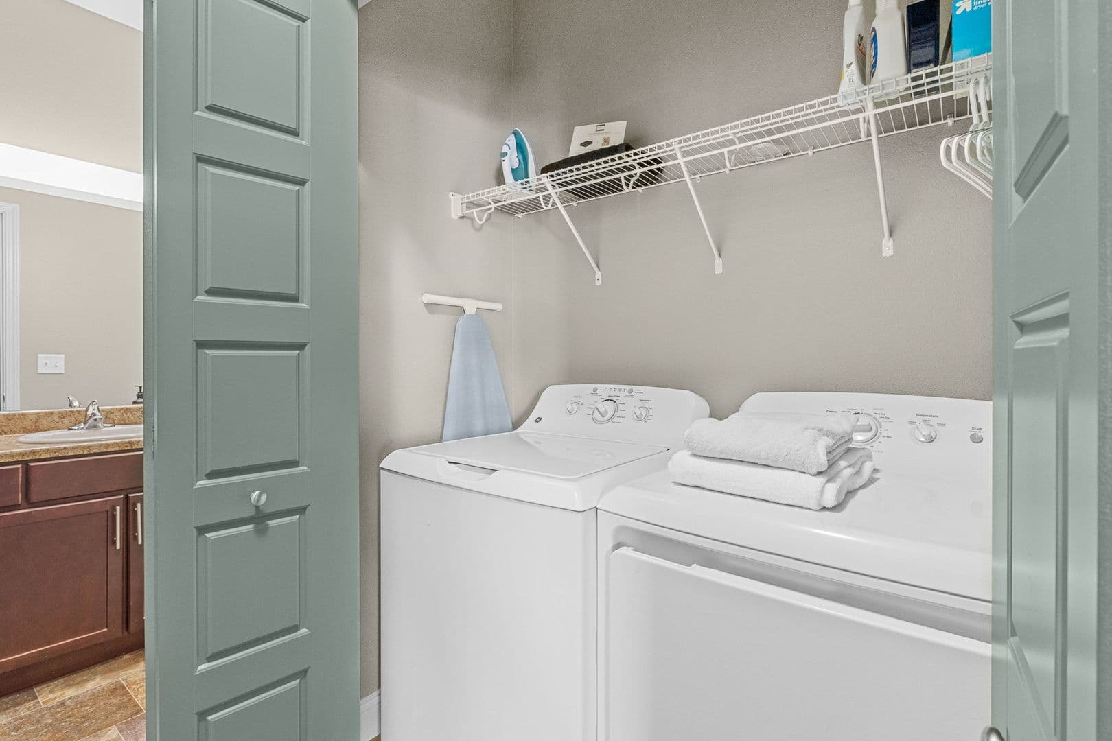 West Des Moines Apartment: 8350 Cascade Avenue