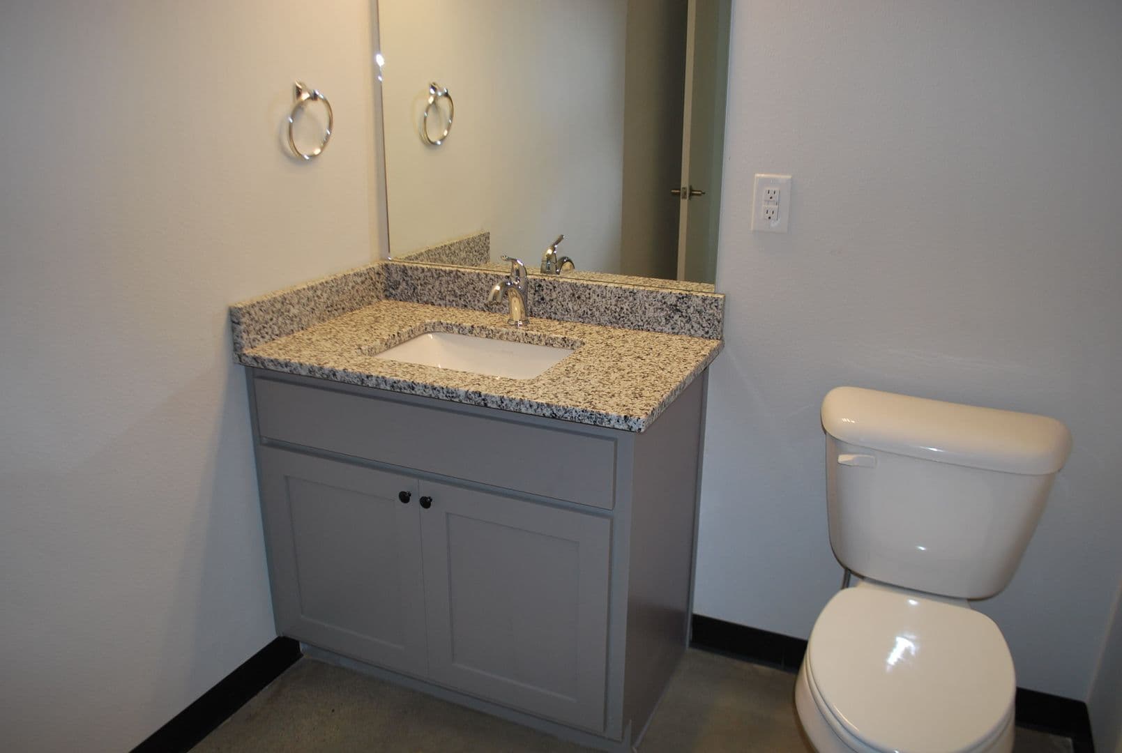 Des Moines Apartment: 1219 34th Street
