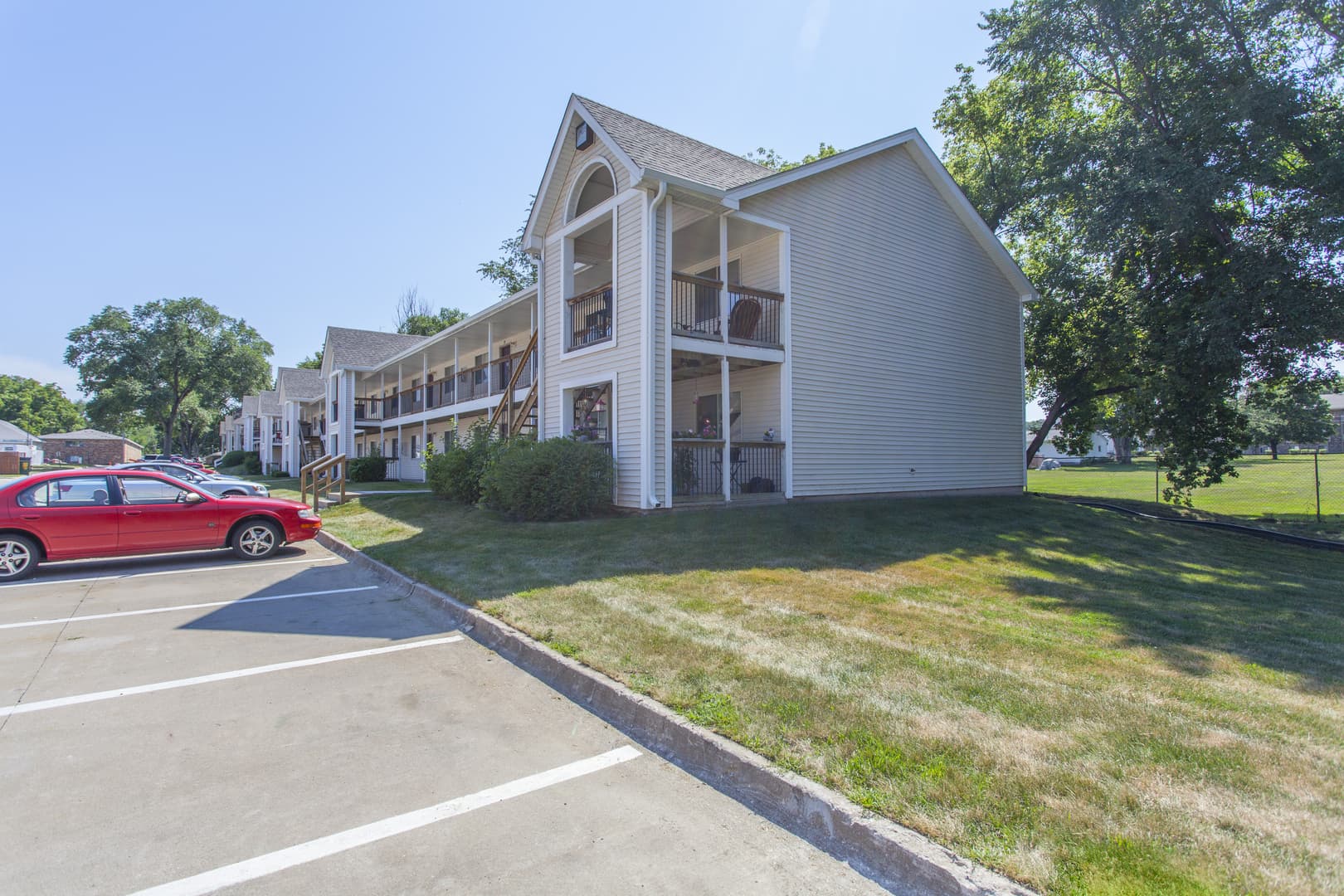 West Des Moines Apartment: 1813 Bennett Drive