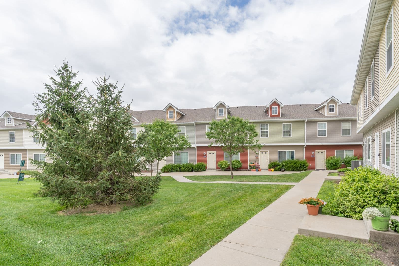 Johnston Townhome: 6813 Jack London DR
