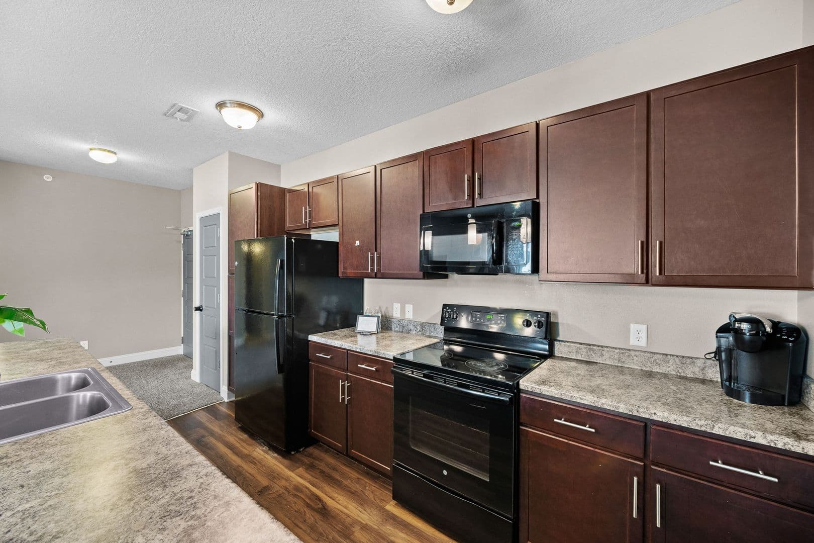 West Des Moines Apartment: 8350 Cascade Avenue