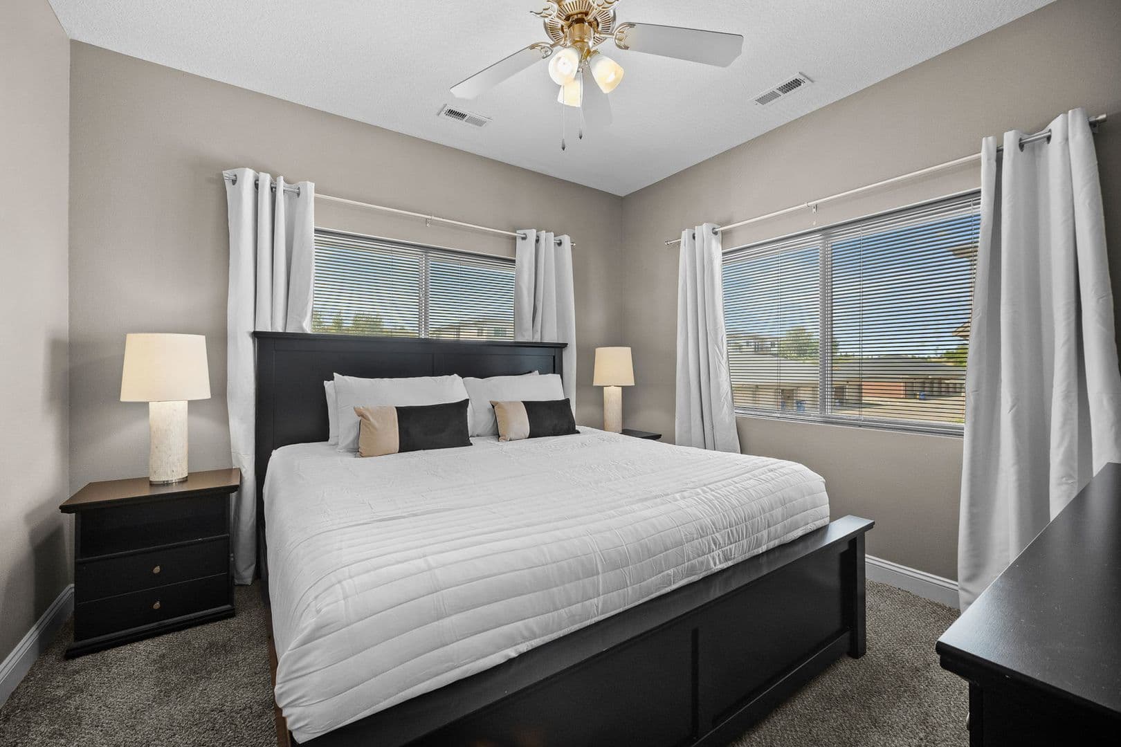 West Des Moines Apartment: 8350 Cascade Avenue