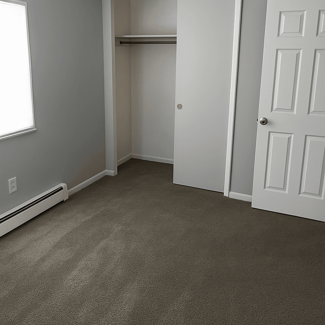 Des Moines Apartment: 4151 E University Ave