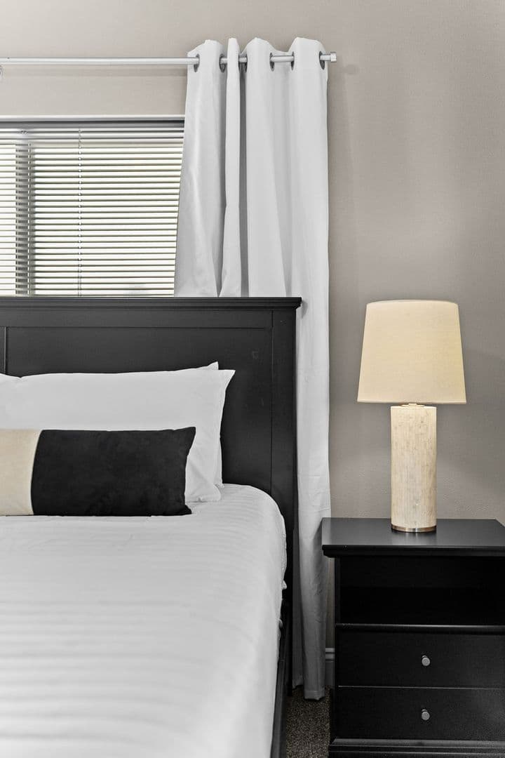 West Des Moines Apartment: 8350 Cascade Avenue