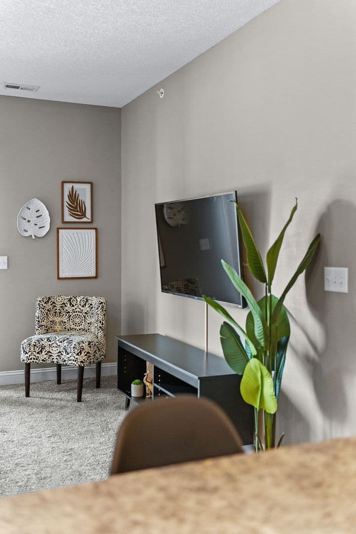 West Des Moines Apartment: 8350 Cascade Avenue