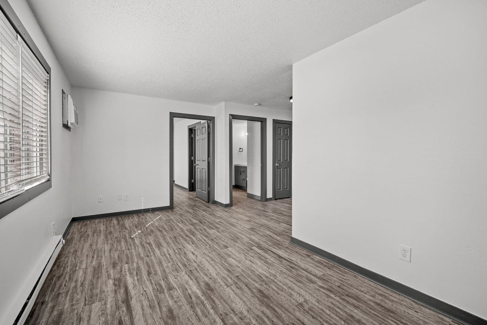 Des Moines Apartment: 2400 Hickman Rd