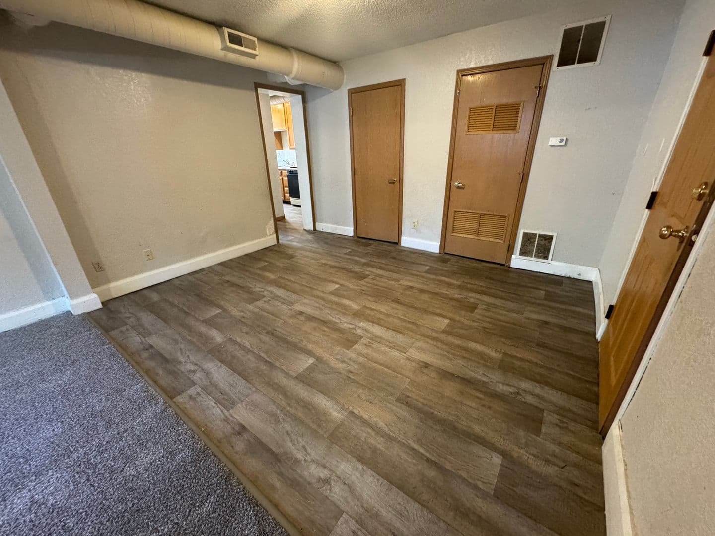 Des Moines Apartment: 3519/3517 University Ave