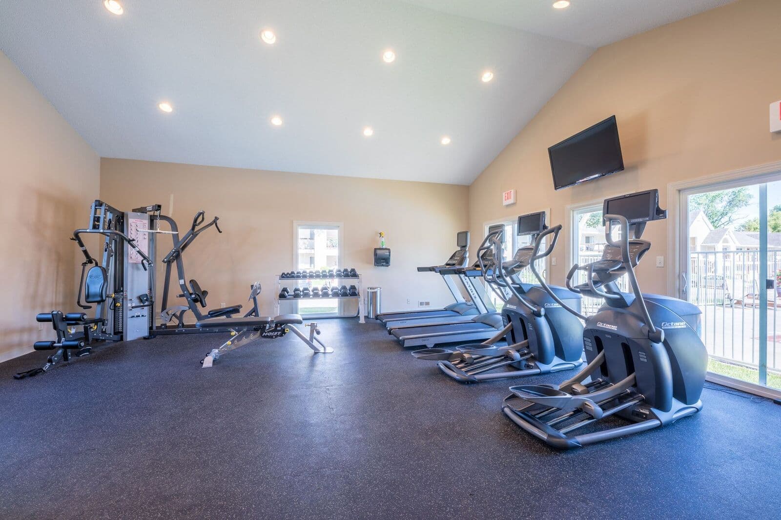 West Des Moines Apartment: 1813 Bennett Drive