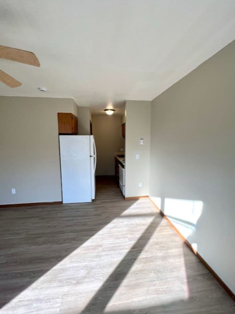 Des Moines Apartment: 1204 Hartford Ave