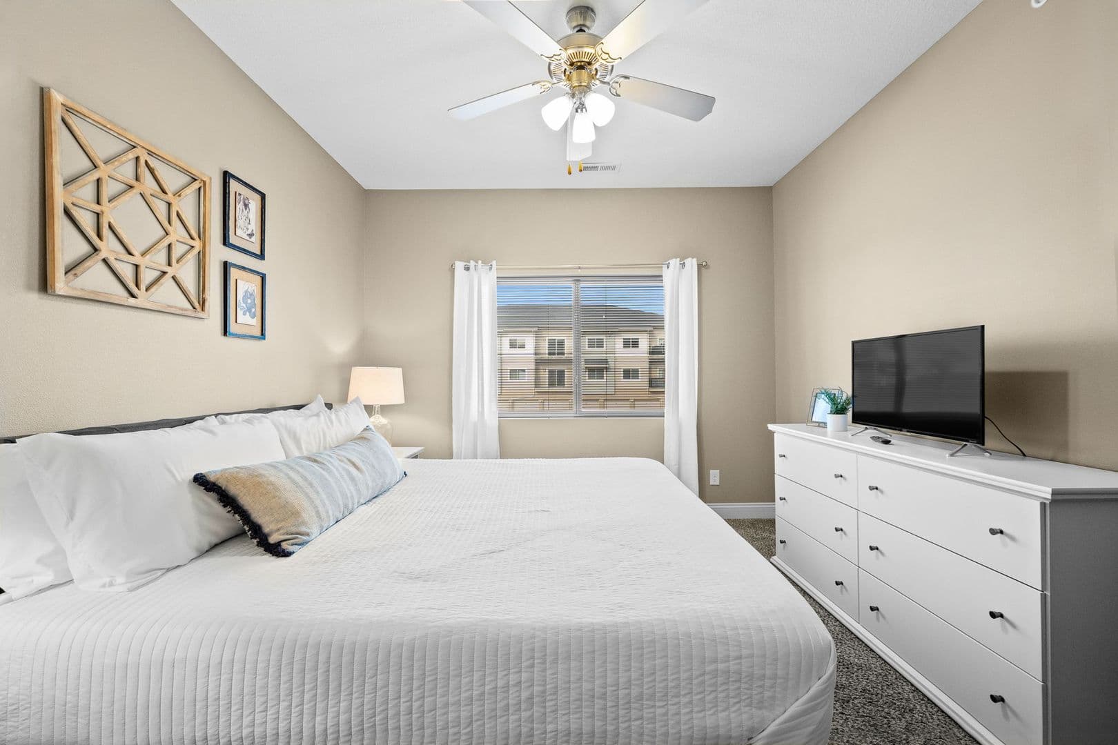 West Des Moines Apartment: 8350 Cascade Avenue