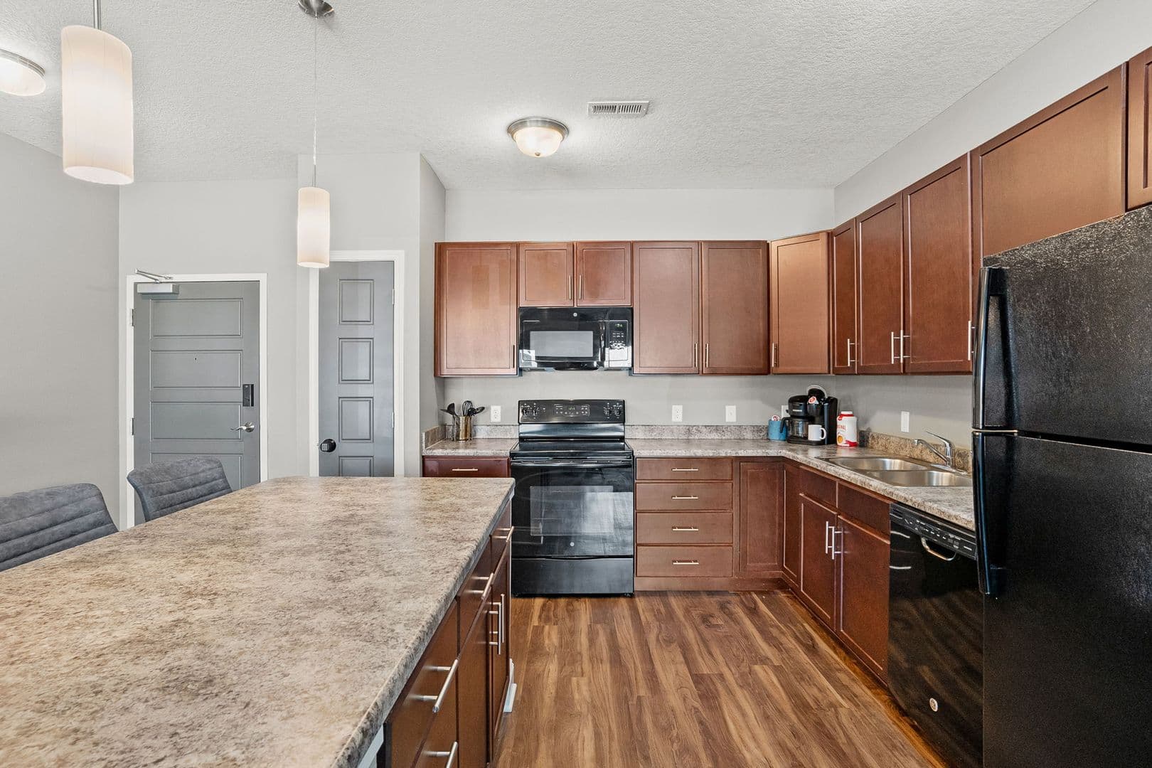West Des Moines Apartment: 8350 Cascade Avenue