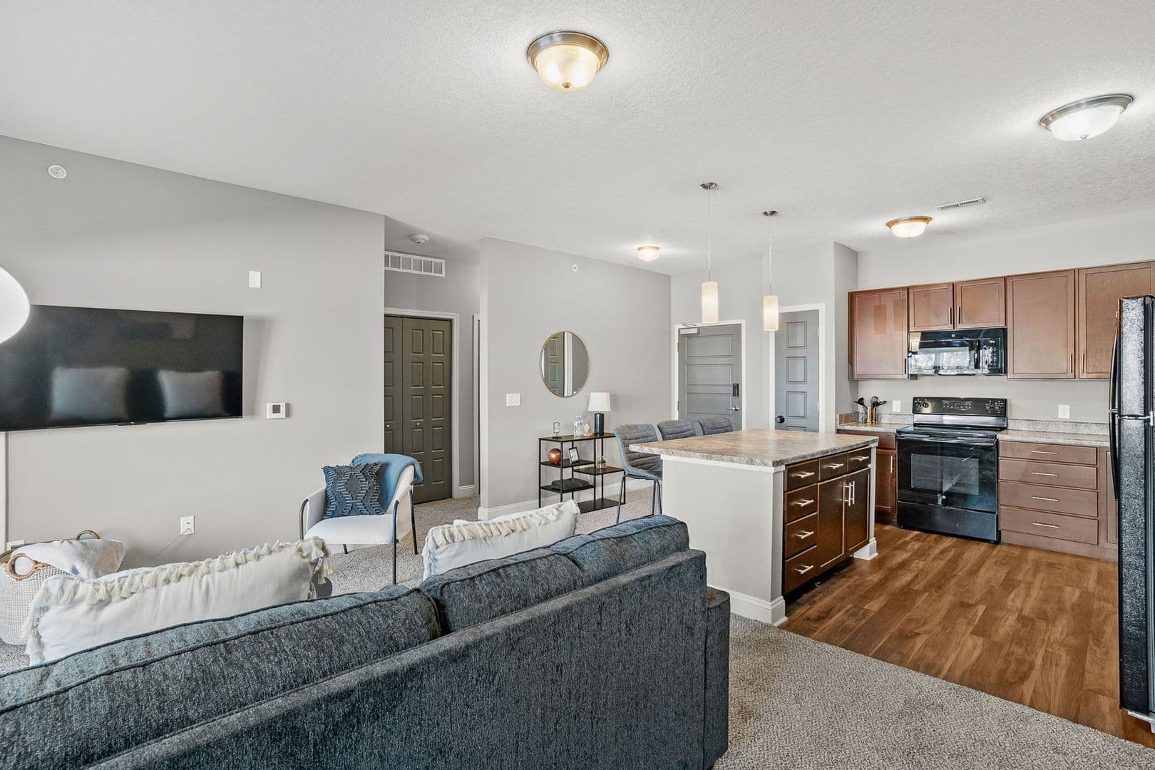 West Des Moines Apartment: 8350 Cascade Avenue
