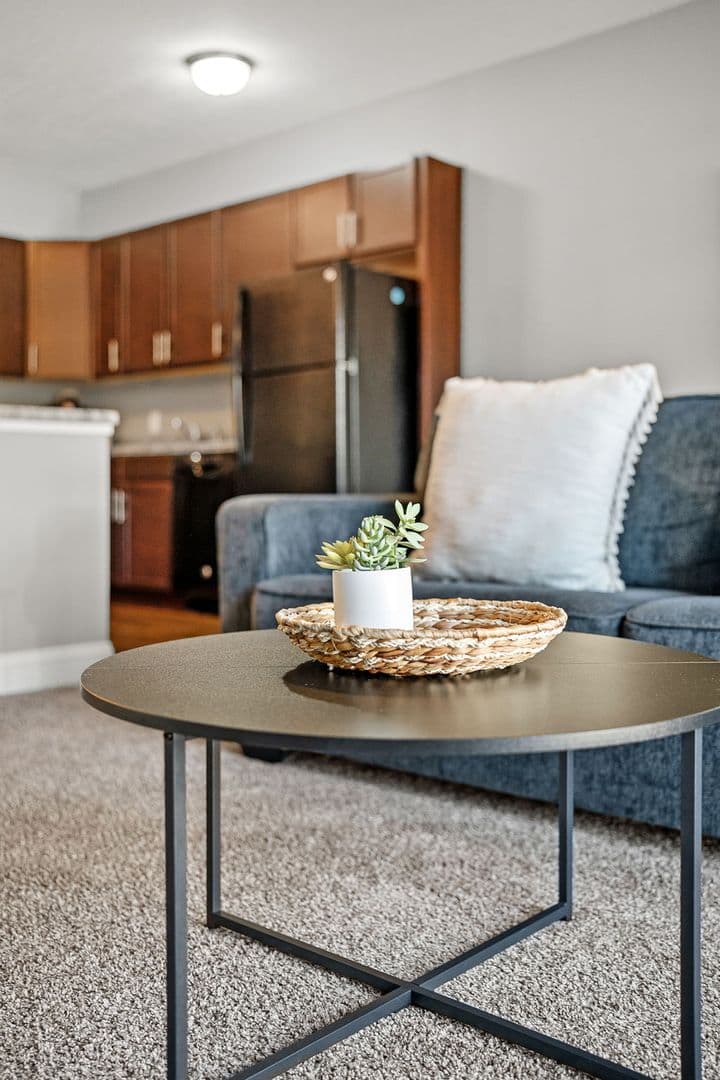 West Des Moines Apartment: 8350 Cascade Avenue