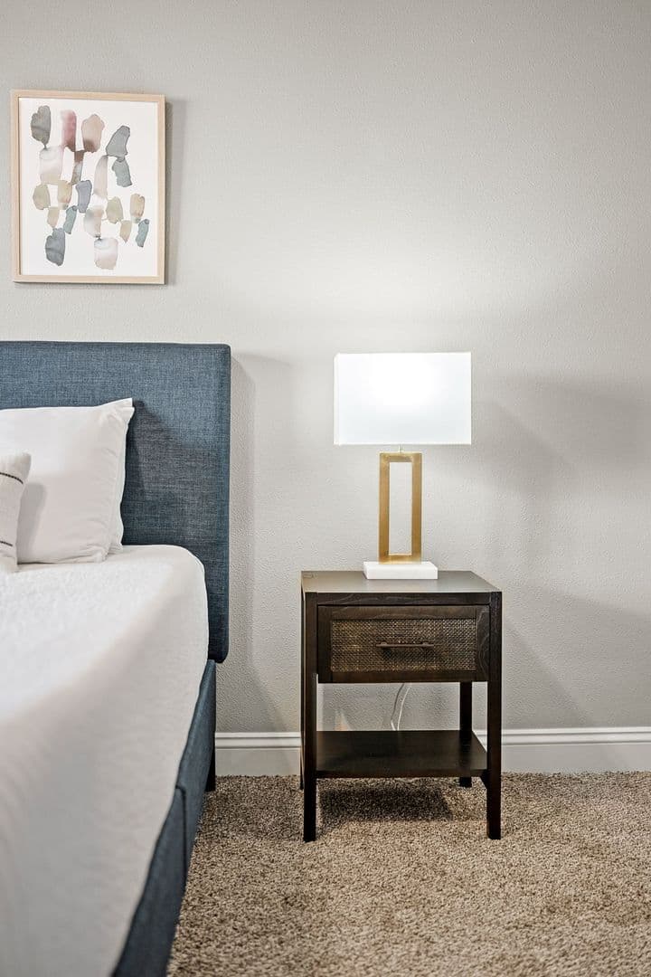West Des Moines Apartment: 8350 Cascade Avenue