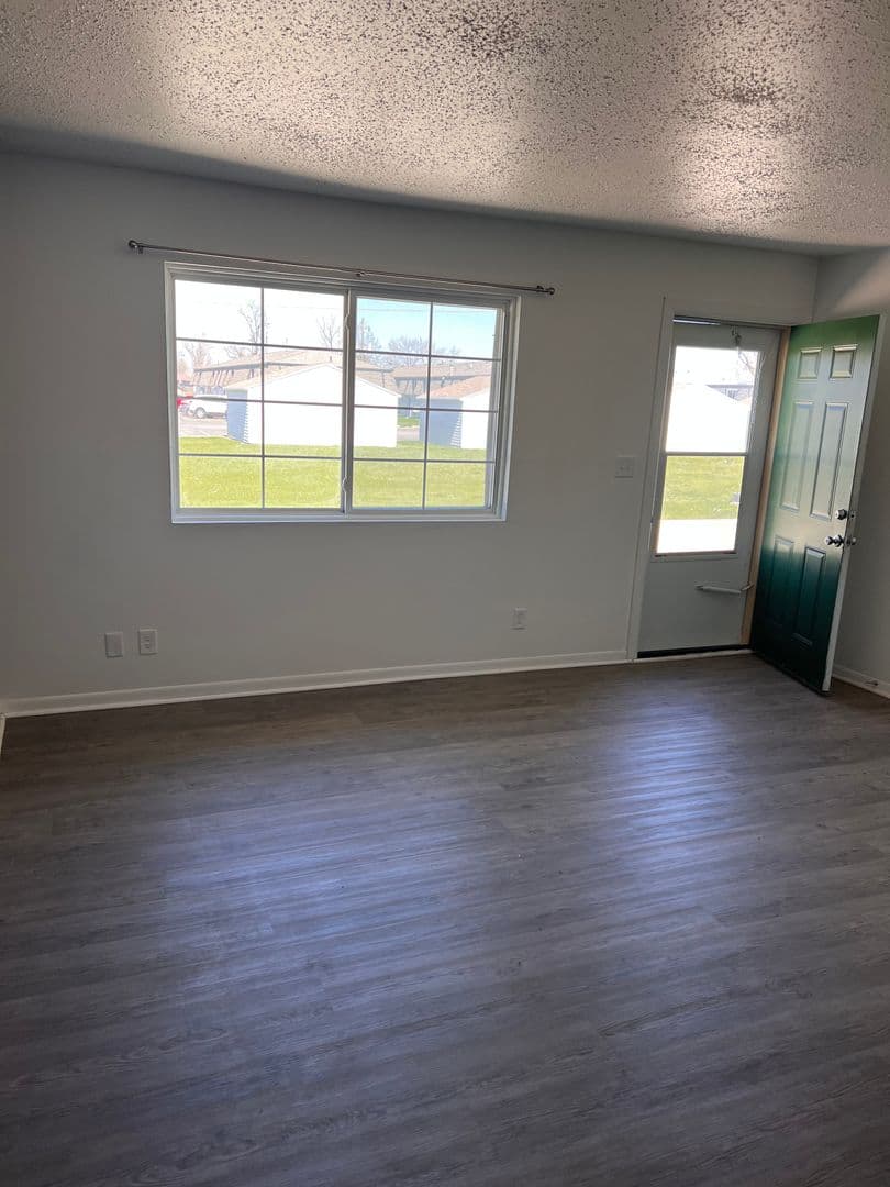 Ankeny Apartment: 201 SW Linden St