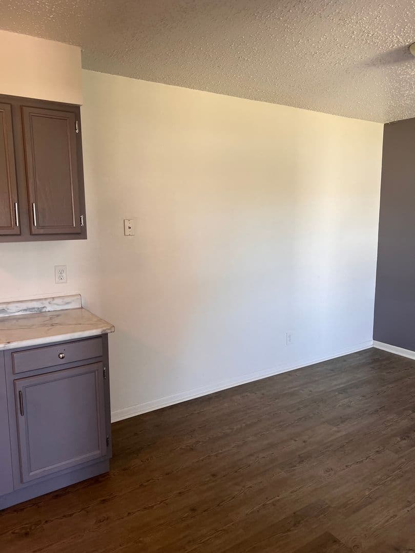 Ankeny Apartment: 201 SW Linden St