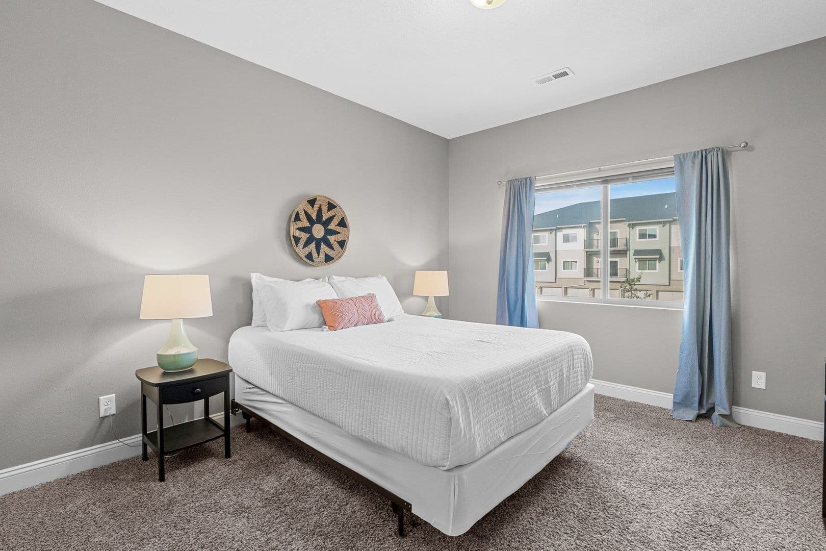 West Des Moines Apartment: 8350 Cascade Avenue