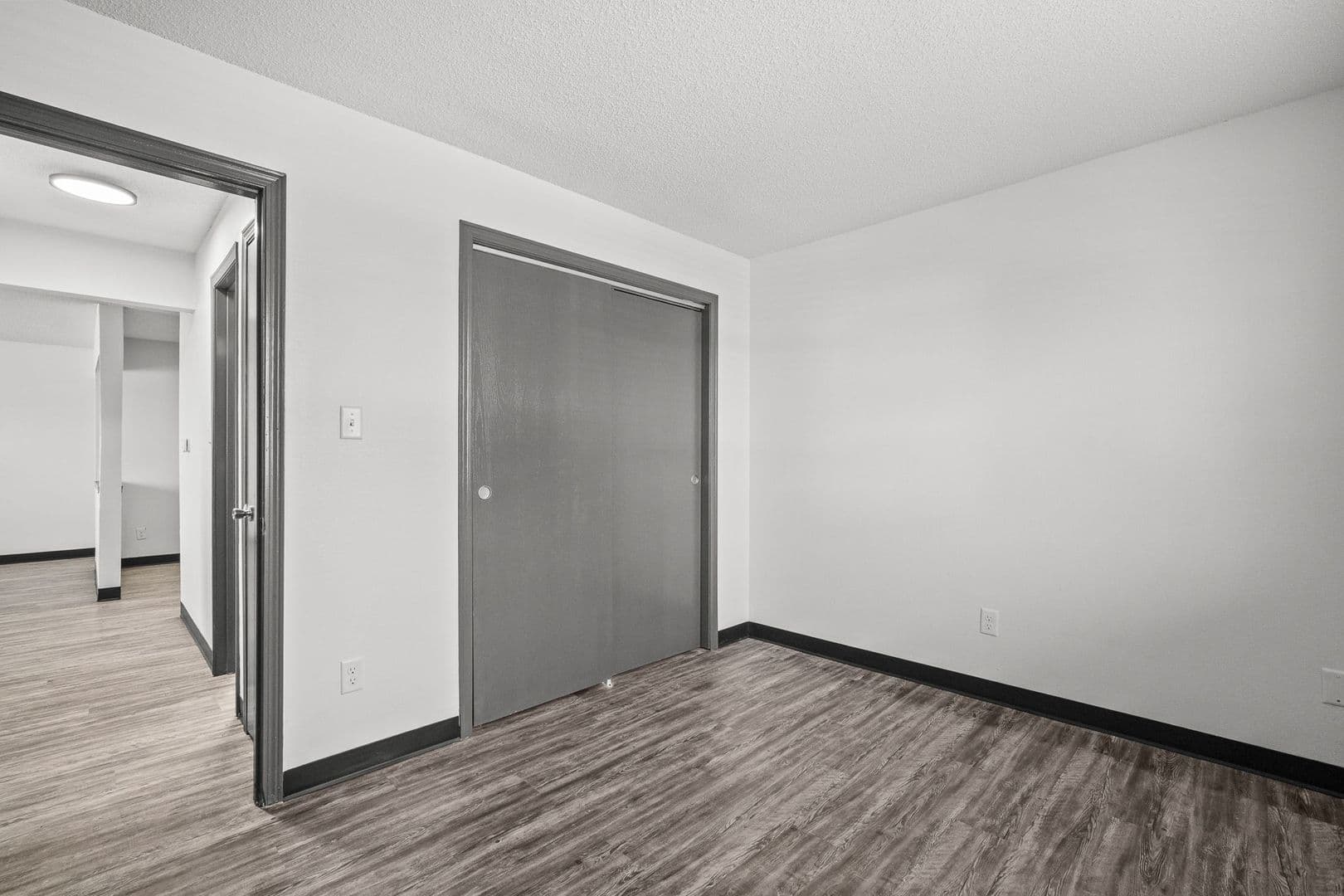 Des Moines Apartment: 2400 Hickman Rd