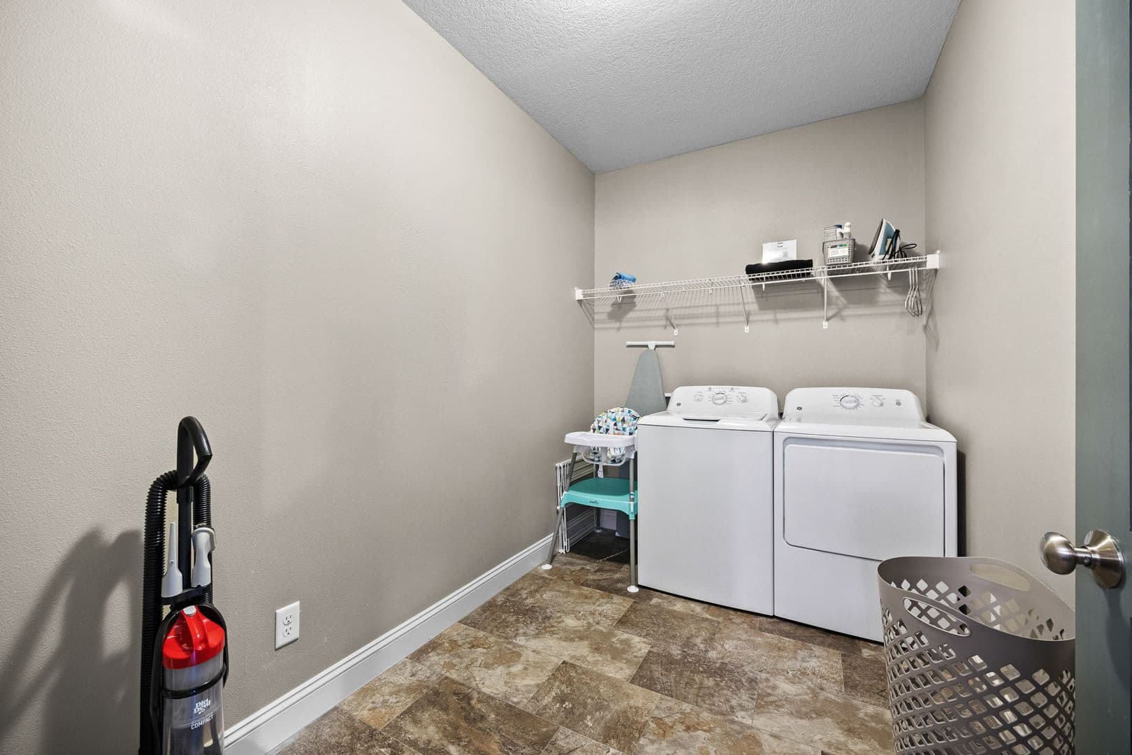 West Des Moines Apartment: 8350 Cascade Avenue