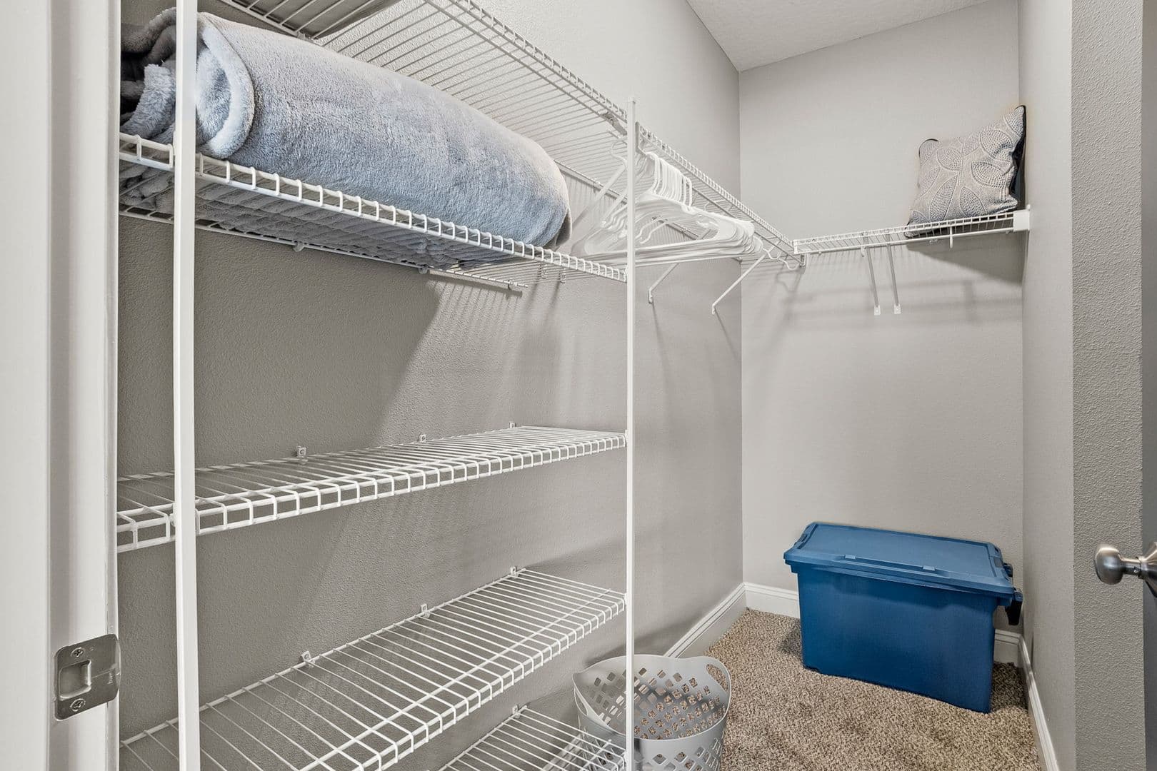 West Des Moines Apartment: 8350 Cascade Avenue