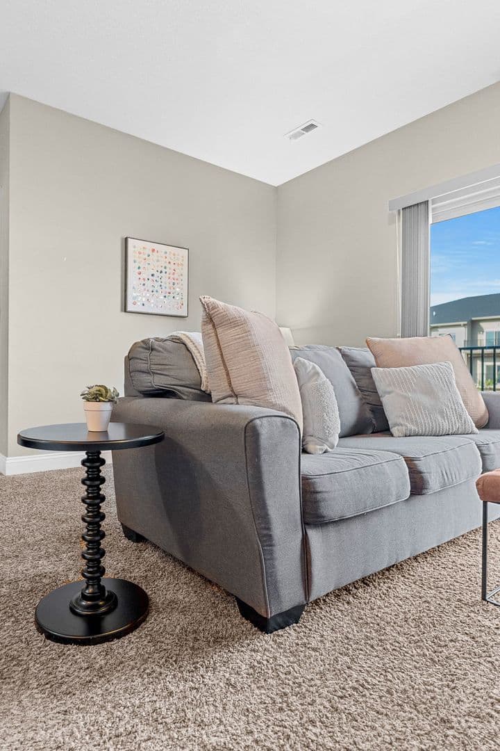West Des Moines Apartment: 8350 Cascade Avenue