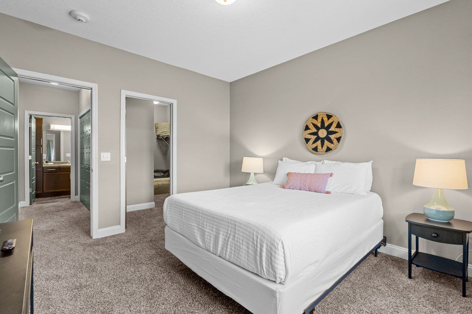 West Des Moines Apartment: 8350 Cascade Avenue
