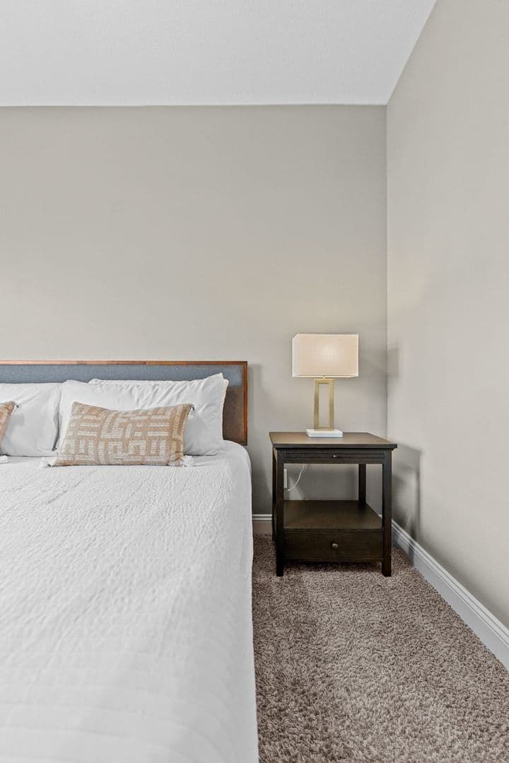 West Des Moines Apartment: 8350 Cascade Avenue