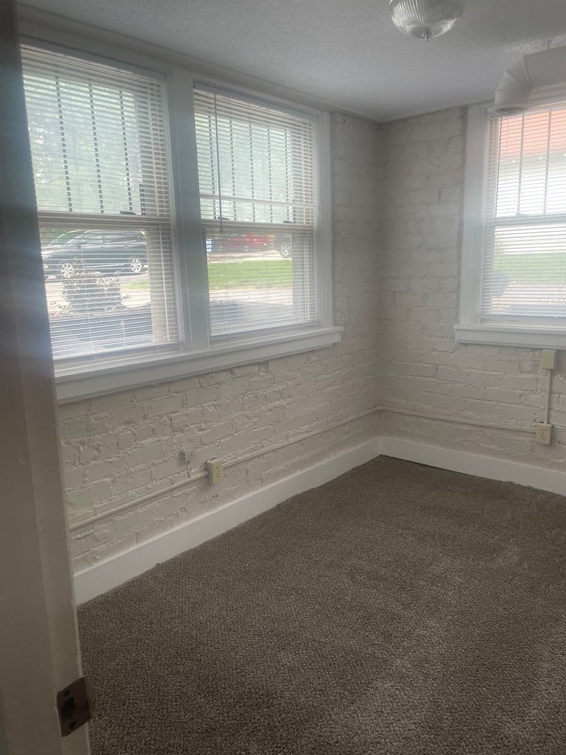 Des Moines Apartment: 3519/3517 University Ave