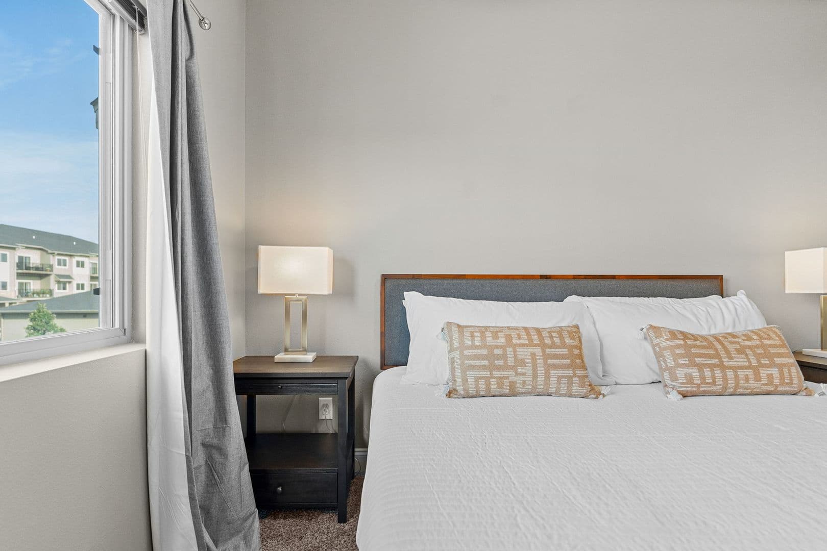 West Des Moines Apartment: 8350 Cascade Avenue