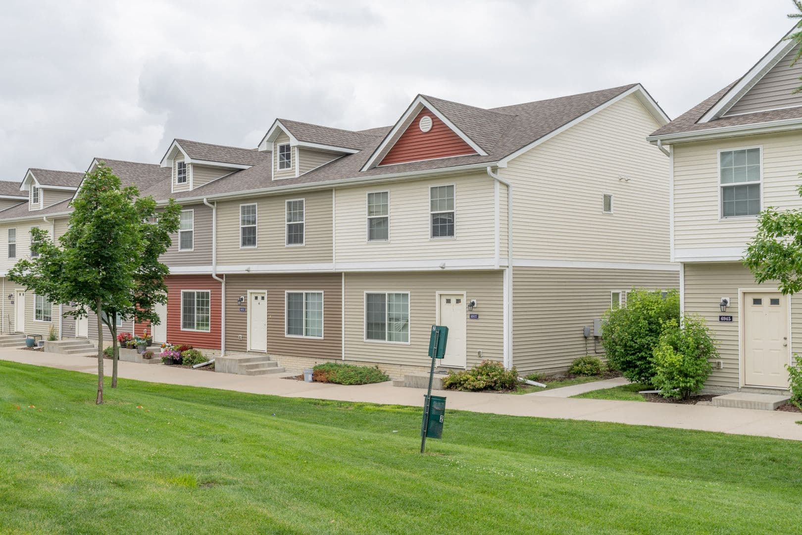 Johnston Townhome: 6813 Jack London DR