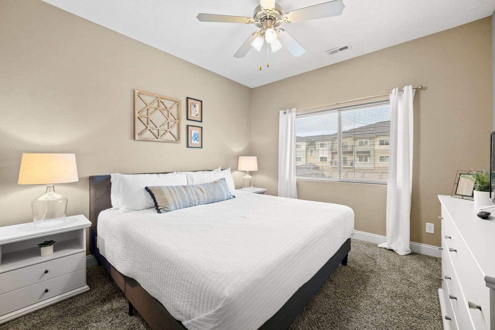 West Des Moines Apartment: 8350 Cascade Avenue