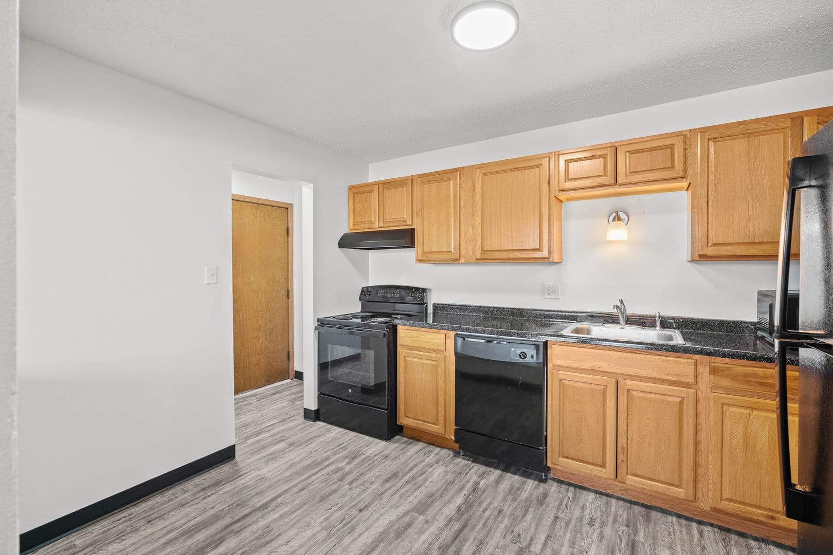 Des Moines Apartment: 2400 Hickman Rd