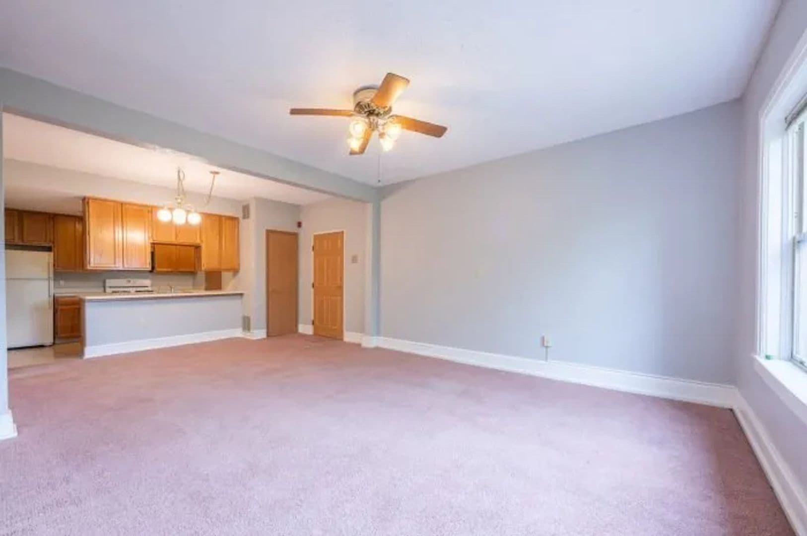 Des Moines Apartment: 3519/3517 University Ave