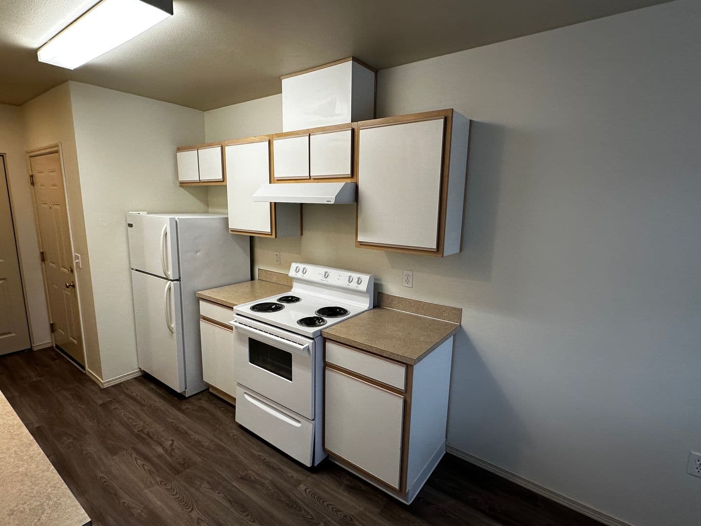 Keizer Apartment: 4997 Delight St N #202