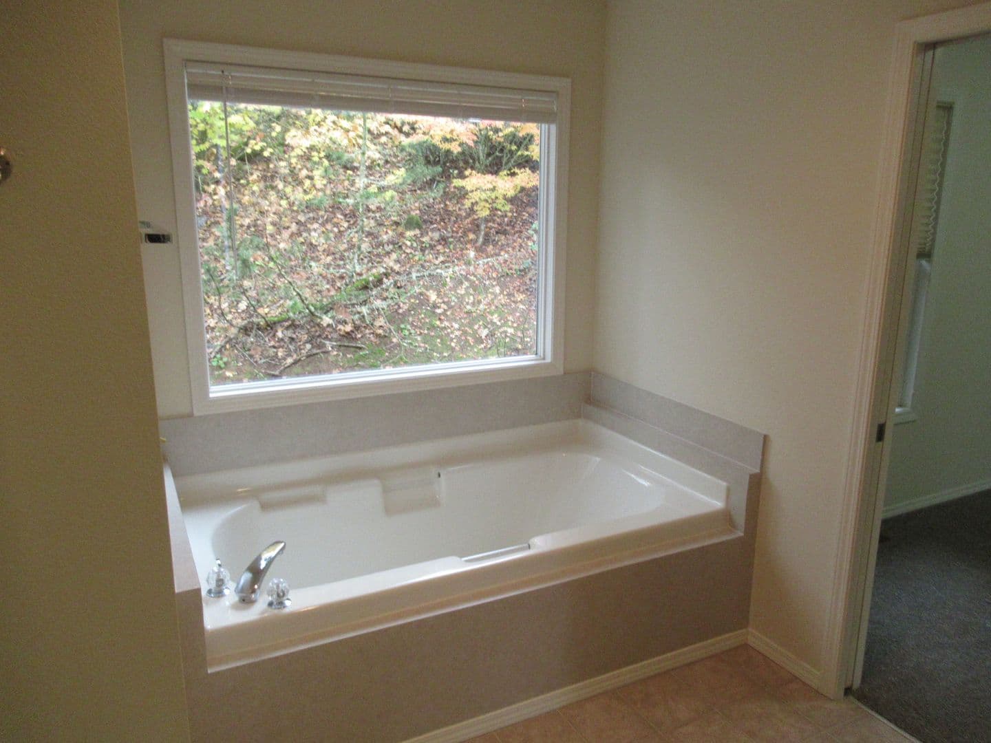 Salem House: 1741 Sunburst Terrace NW
