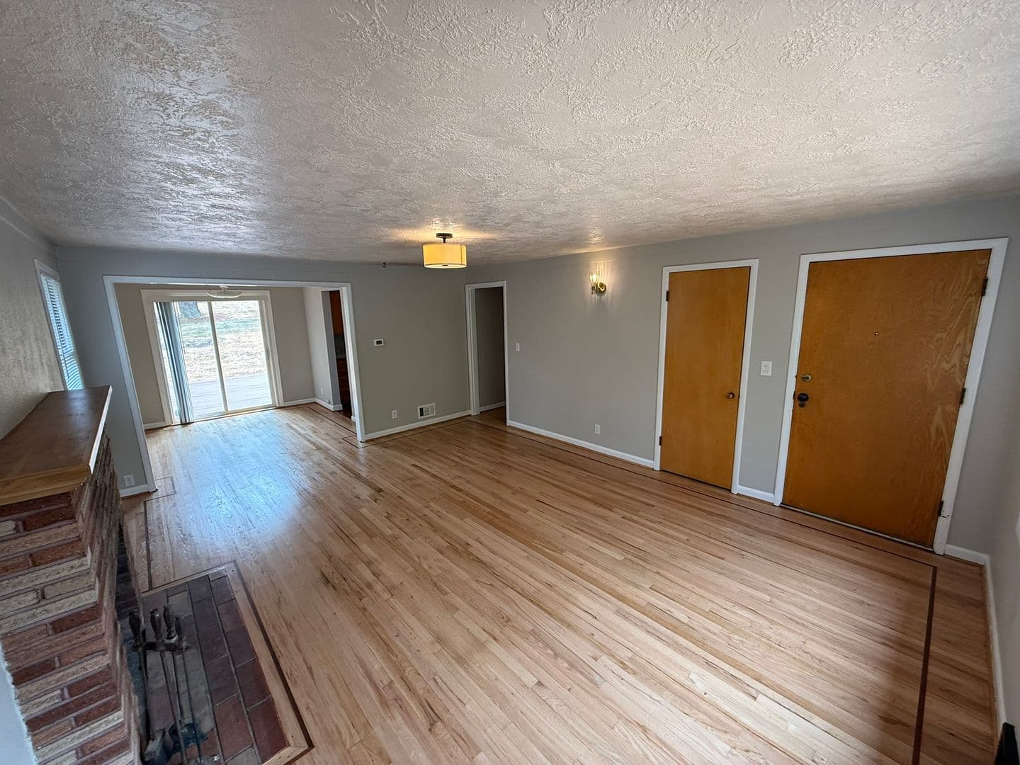 Salem House: 2530 Summer St SE