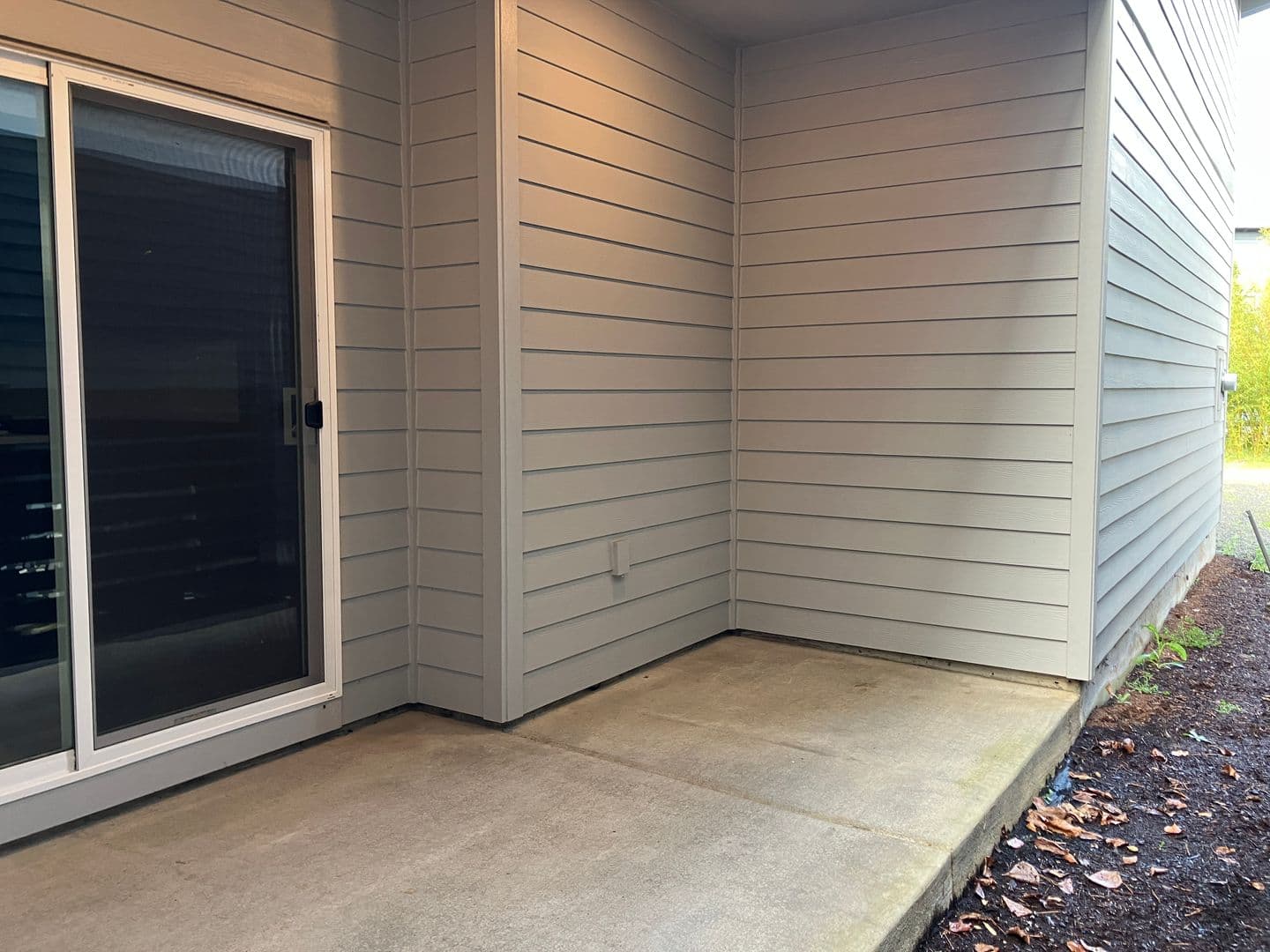 Salem House: 3731 Village Center Dr