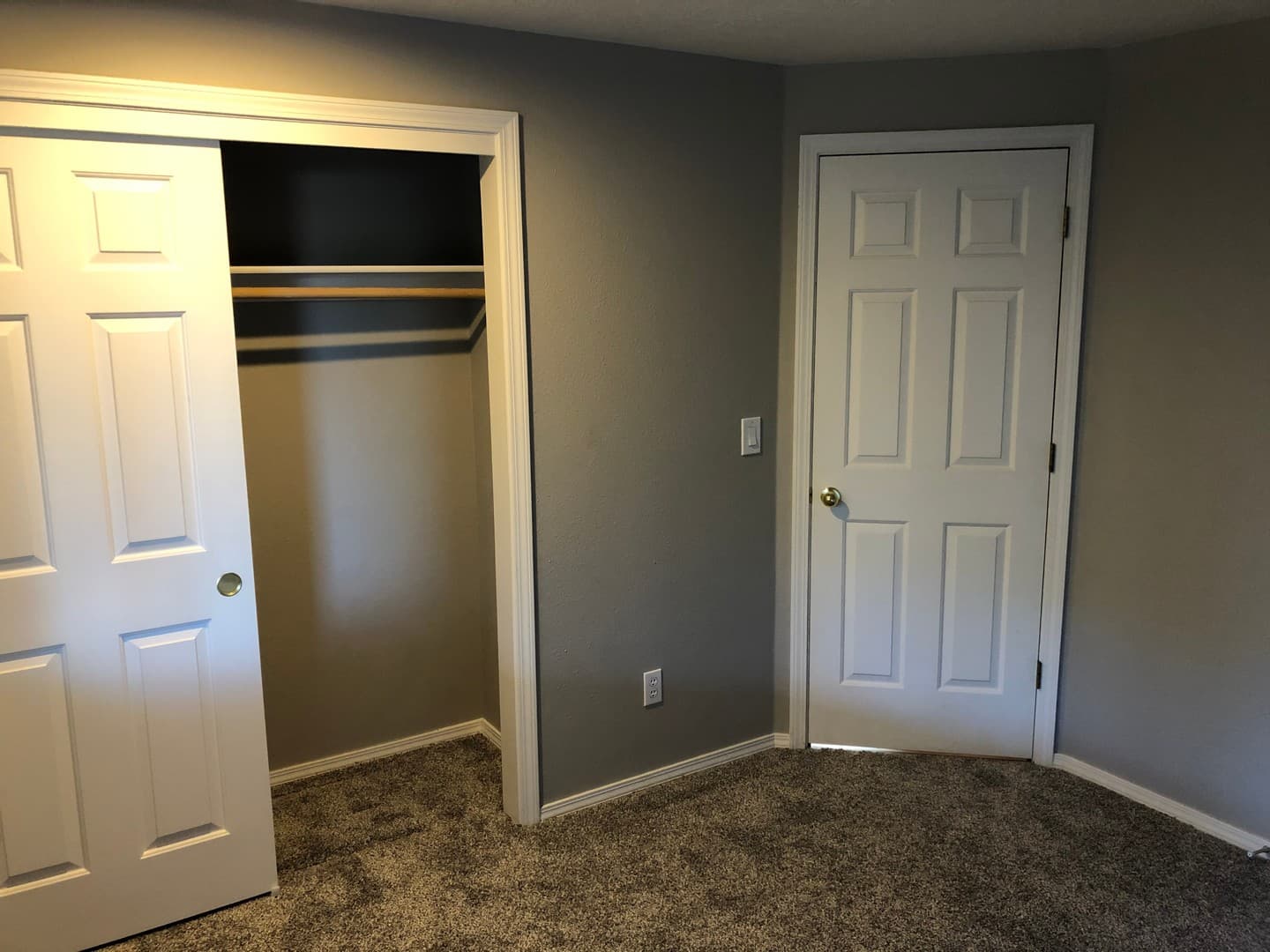 Salem House: 5679 Moonstone Loop SE