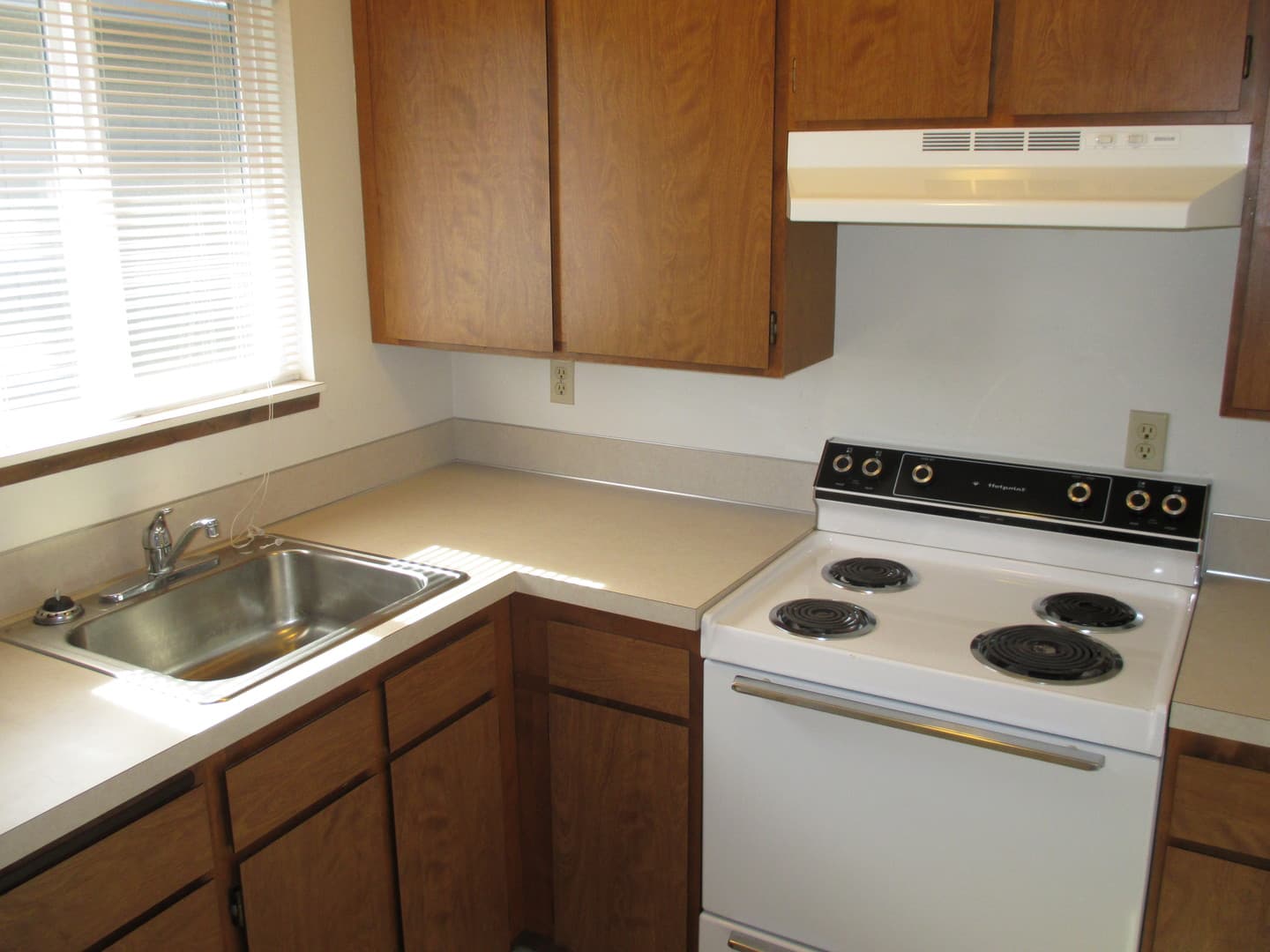 Salem Apartment: 137D Hrubetz Rd SE